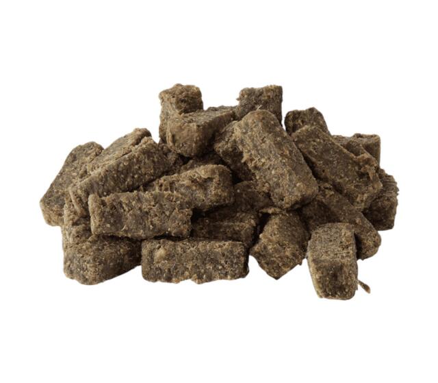 ESSENTIAL FINEST BEEF & HERB SQUARES