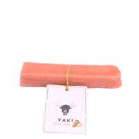 Tyggeben af yakost med jordbær – lang tyggetid til hunde (110–120 g, størrelse L)